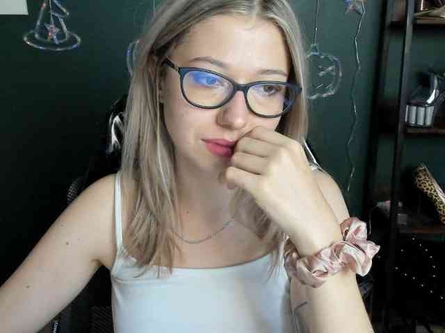 Model: xxHeidiLove