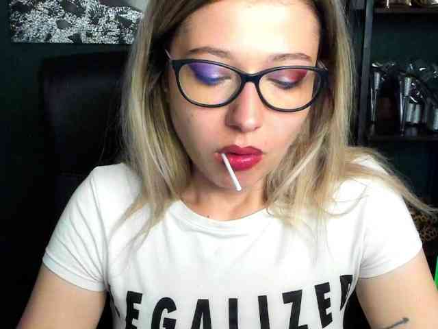 Model: xxHeidiLove