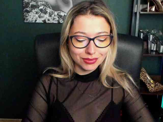 xxHeidiLove webcam