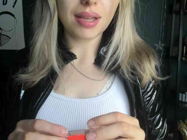 Model: xxHeidiLove
