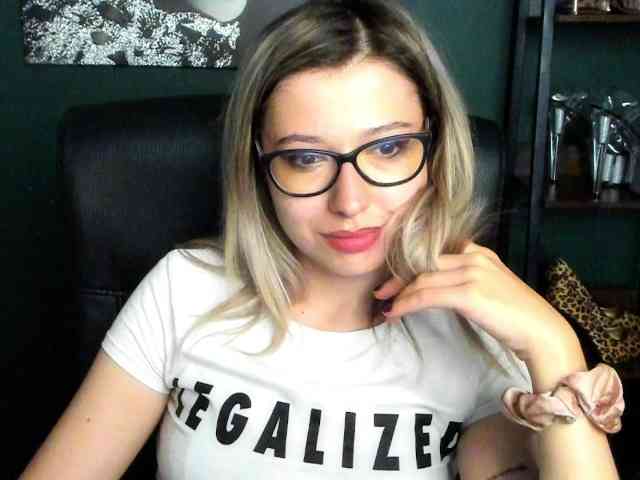 Model: xxHeidiLove