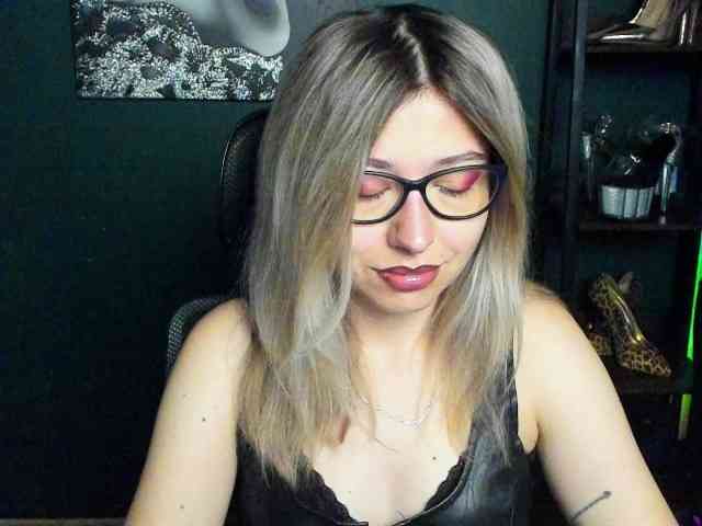 Model: xxHeidiLove