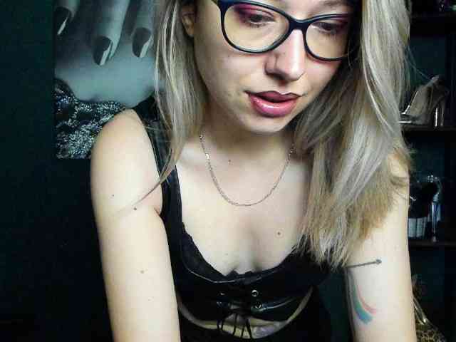 Model: xxHeidiLove