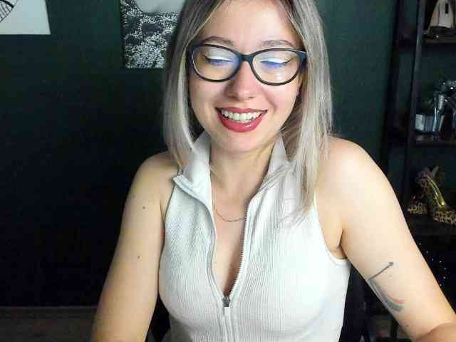 xxHeidiLove webcam