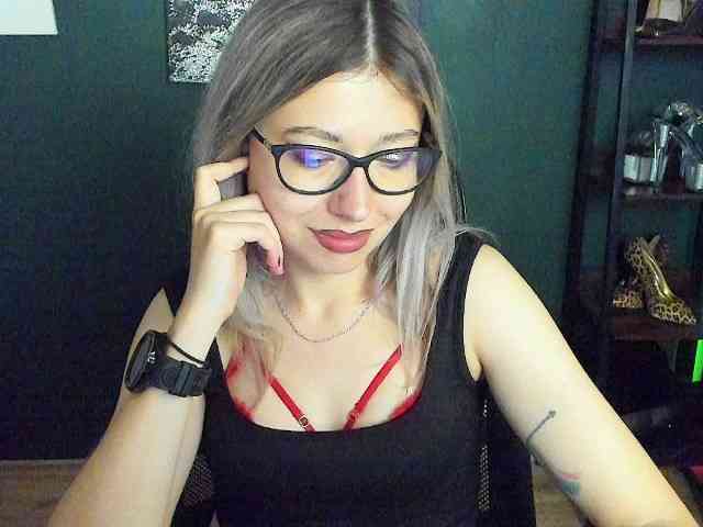 xxHeidiLove webcam