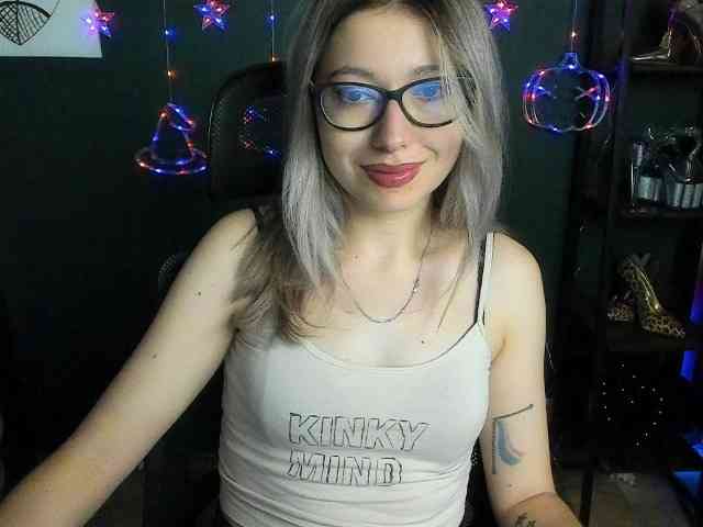 xxHeidiLove webcam
