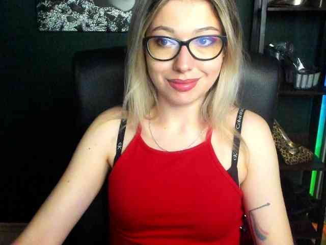 xxHeidiLove webcam