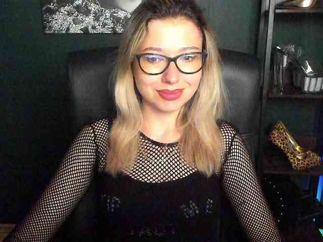 xxHeidiLove webcam