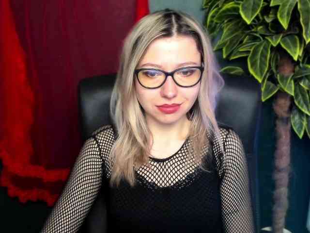 xxHeidiLove webcam