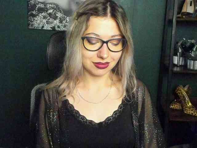 xxHeidiLove webcam