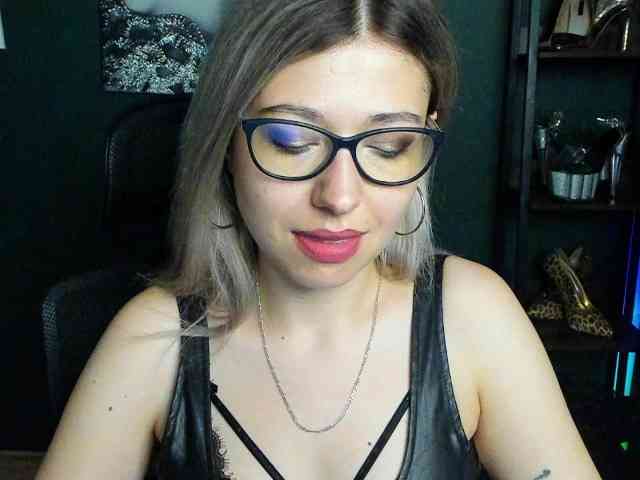 Model: xxHeidiLove