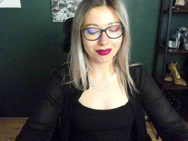 xxHeidiLove webcam