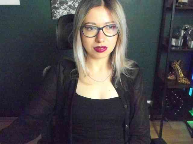 xxHeidiLove webcam