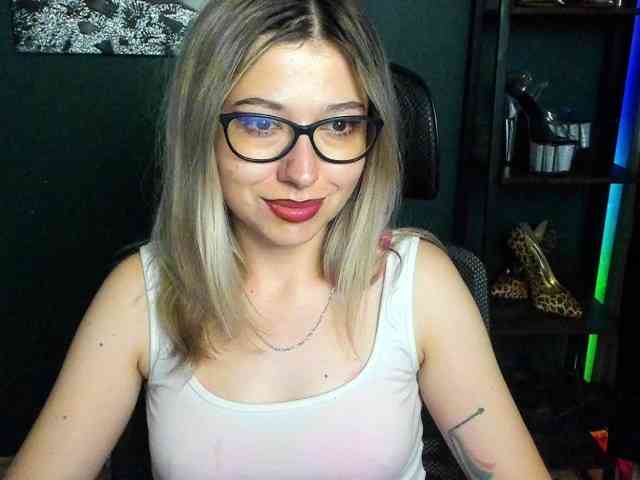 xxHeidiLove webcam