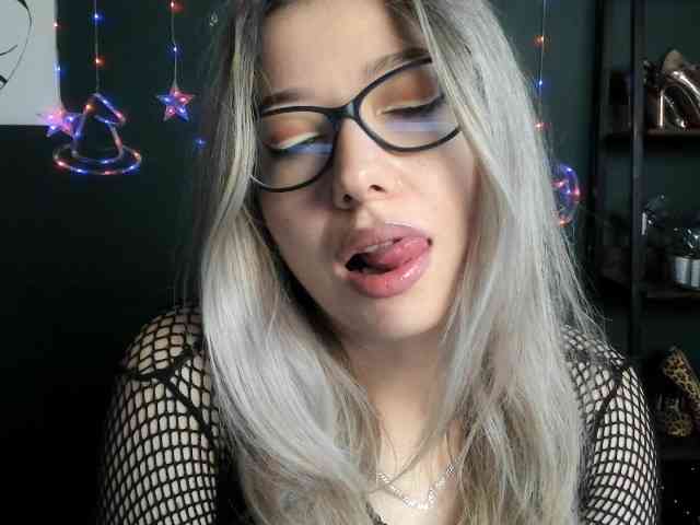 Model: xxHeidiLove