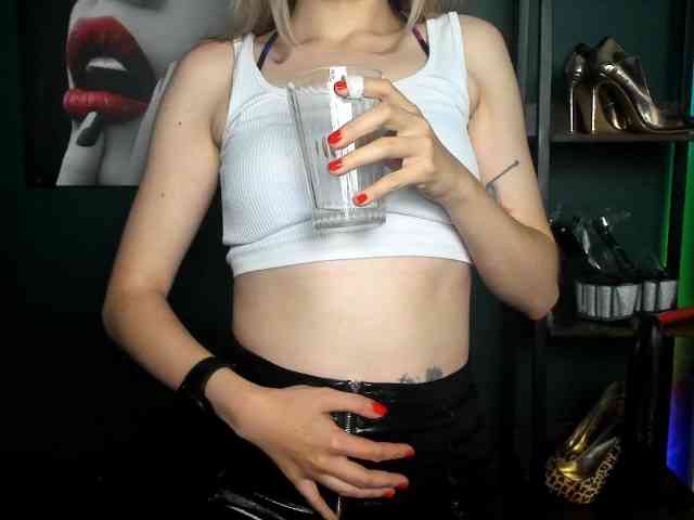 xxHeidiLove webcam