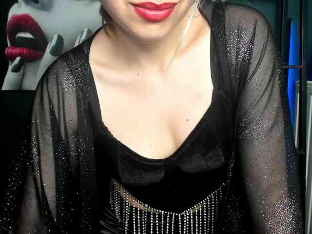 xxHeidiLove webcam