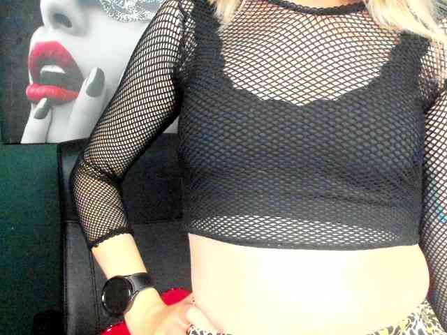 xxHeidiLove webcam