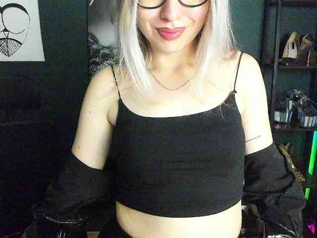Model: xxHeidiLove