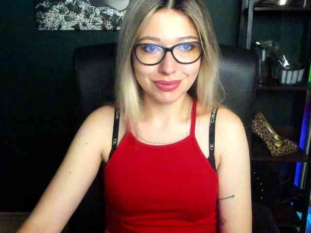 xxHeidiLove webcam