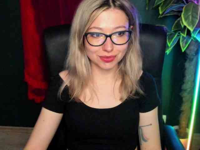 xxHeidiLove webcam