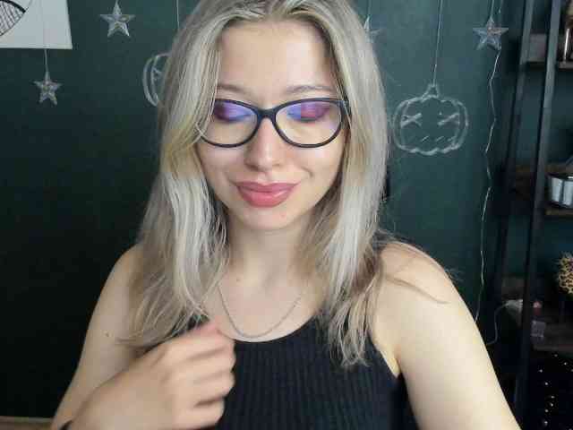 Model: xxHeidiLove