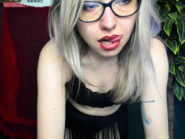 xxHeidiLove webcam