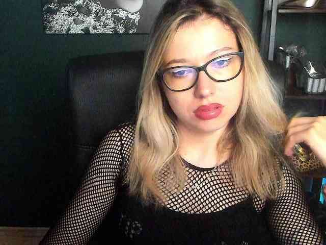 xxHeidiLove webcam