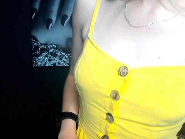 xxHeidiLove webcam