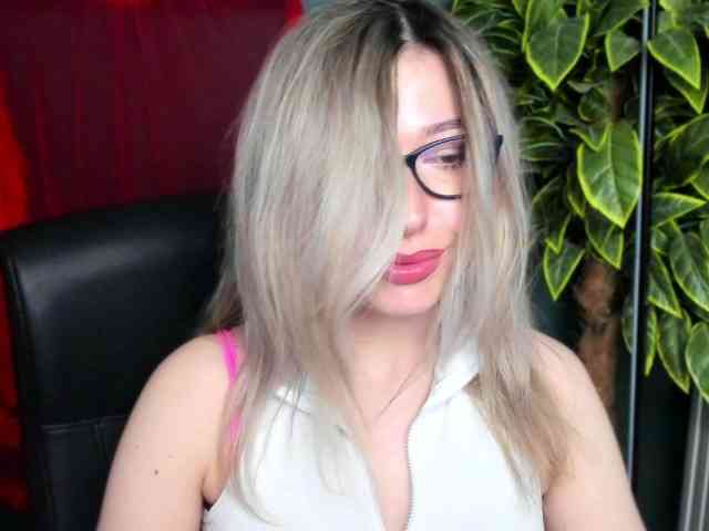 Model: xxHeidiLove