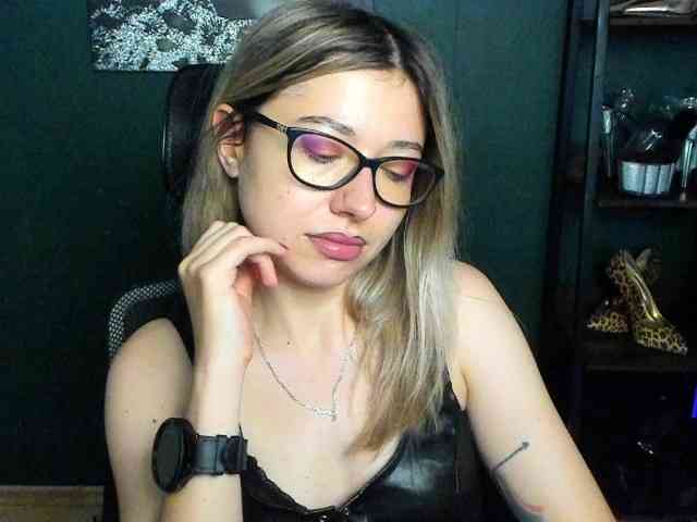 Model: xxHeidiLove