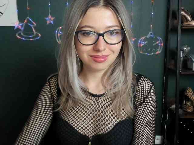 xxHeidiLove webcam