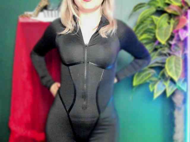 xxHeidiLove webcam