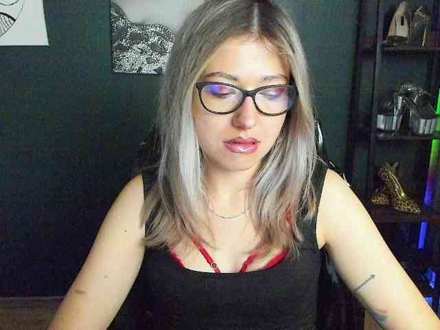 Model: xxHeidiLove