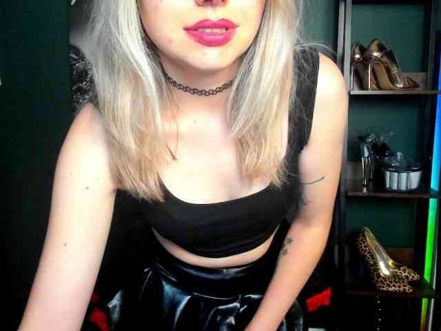 xxHeidiLove webcam