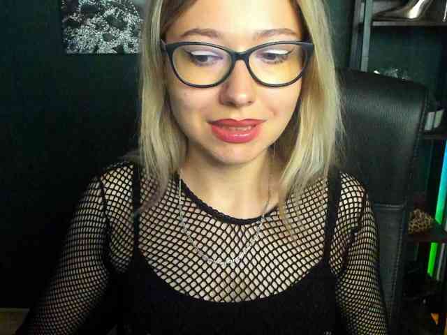 xxHeidiLove webcam