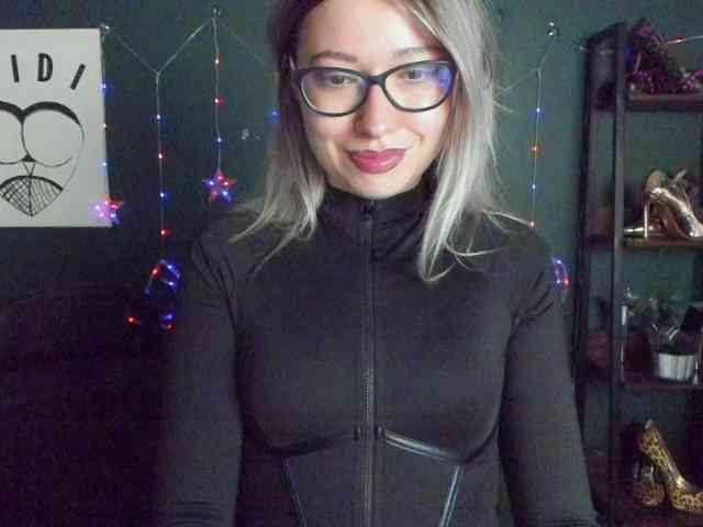 Model: xxHeidiLove