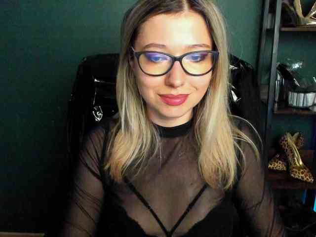xxHeidiLove webcam