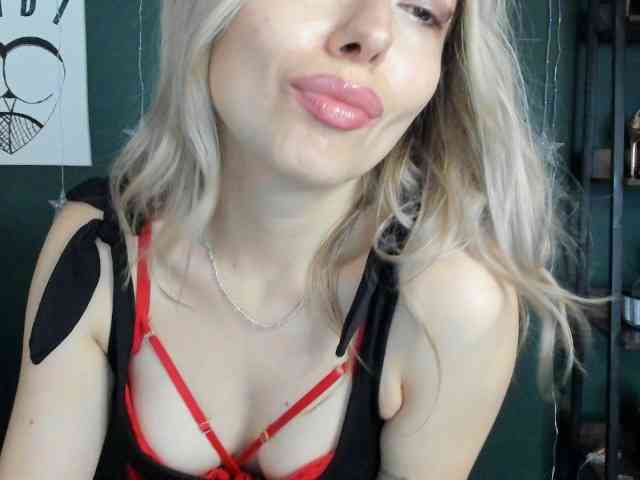 Model: xxHeidiLove