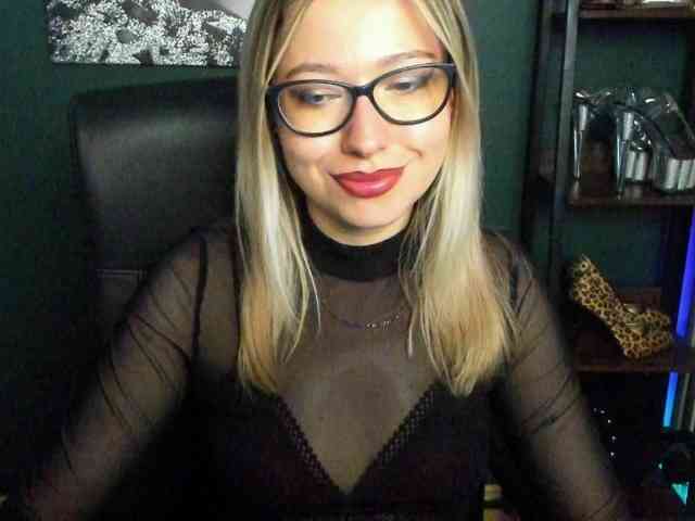 xxHeidiLove webcam