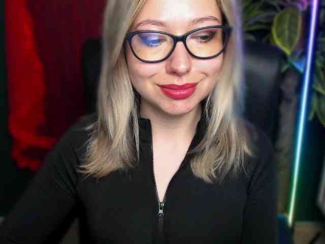 xxHeidiLove webcam