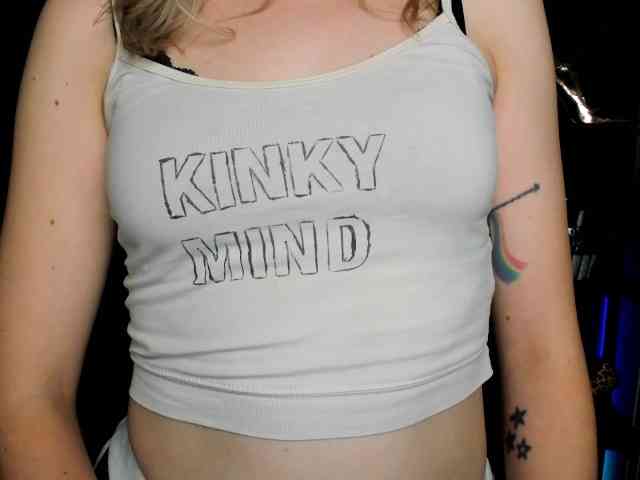 xxHeidiLove webcam