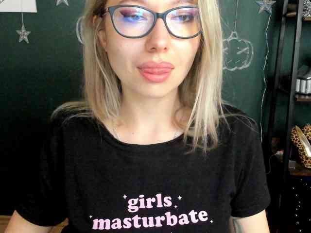 Model: xxHeidiLove