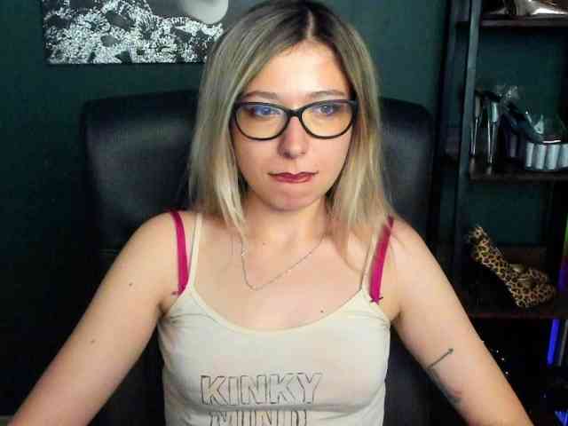 Model: xxHeidiLove