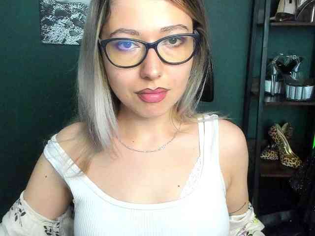 xxHeidiLove webcam