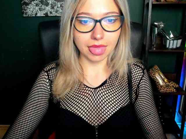 xxHeidiLove webcam