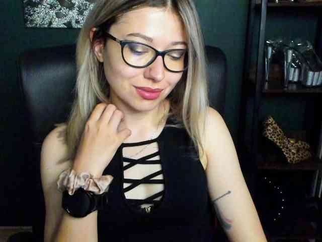 Model: xxHeidiLove