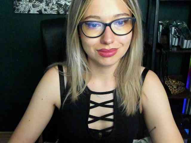 xxHeidiLove webcam
