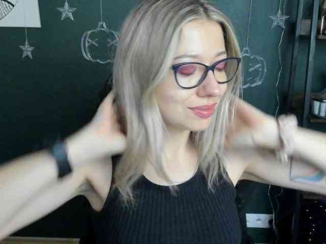 Model: xxHeidiLove