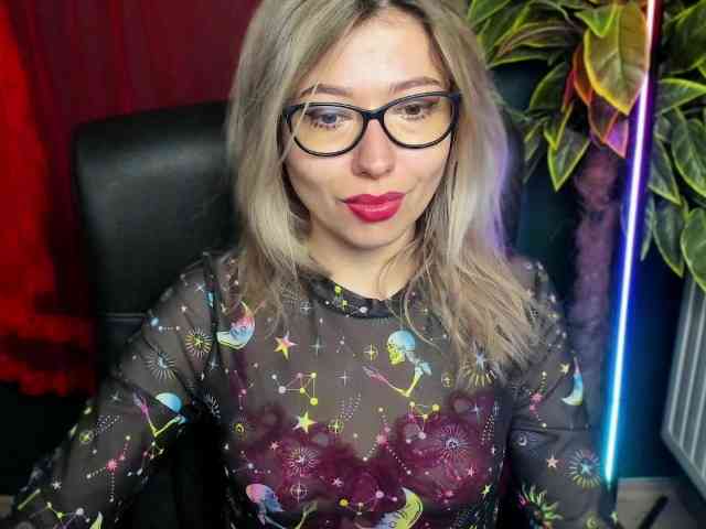 xxHeidiLove webcam